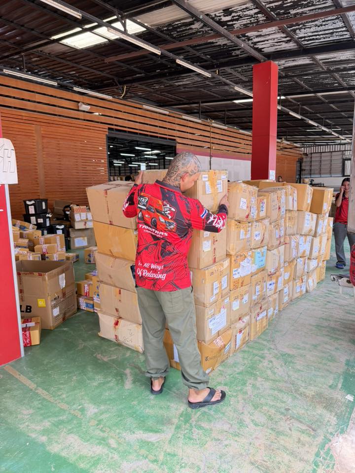 บริการขนส่ง / เสื้อผ้าแฟชั่น